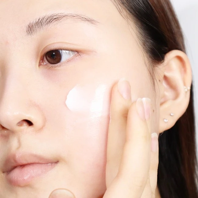 4 Skincare products she 30+ can buy at affordable prices, but anti -aging quality is not expensive.