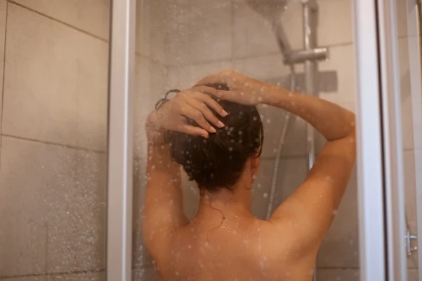 6 ways to overcome back acne effectively at home